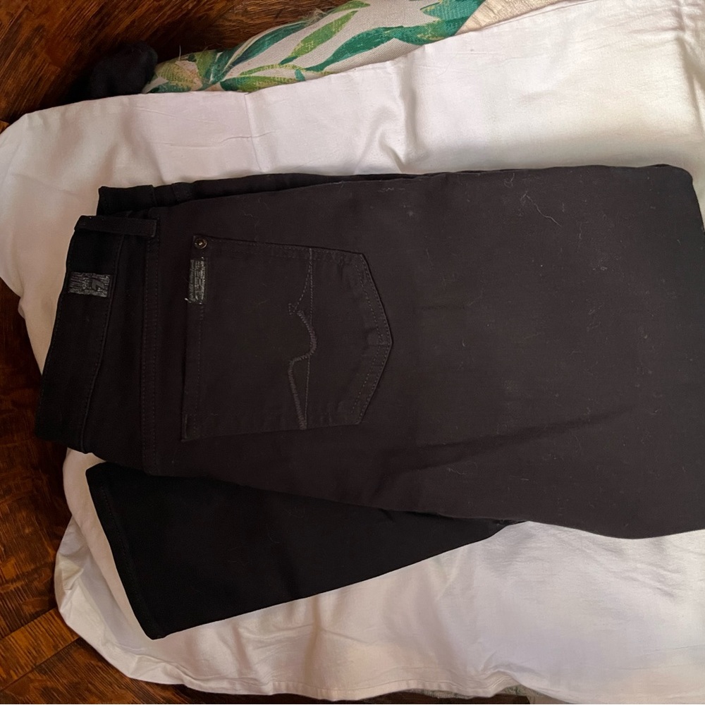 Seven for all mankind black Gwenaveve cropped size 30 jean